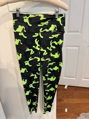 ARXLAB Women’s Neon Green Camo Leggings - athletic material